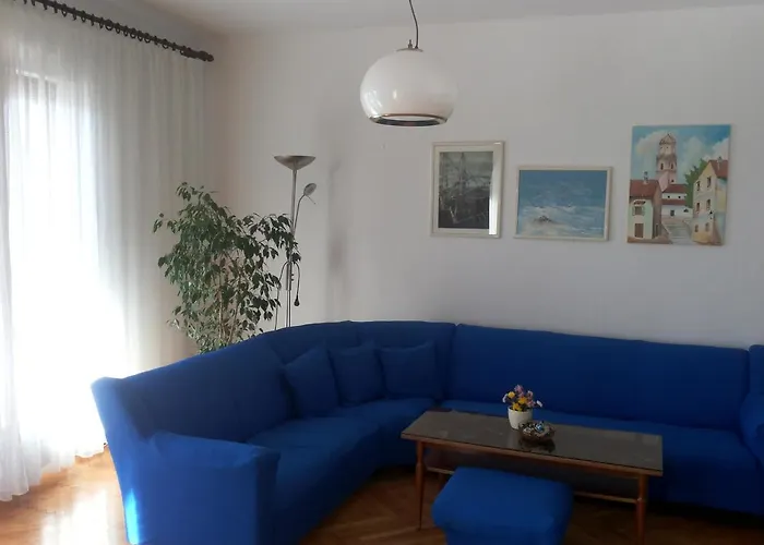 With A Parking Space - 11479